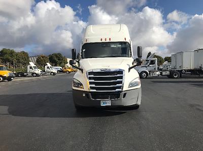 Used 2022 Freightliner Cascadia Detroit DD15AT Semi Truck with Sleeper Cab for sale #462341 - photo 2