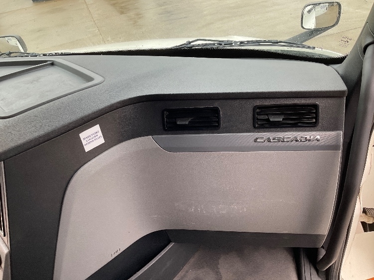 Used 2022 Freightliner Cascadia - photo 16