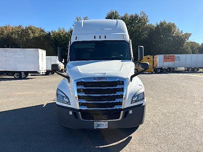 Used 2022 Freightliner Cascadia Detroit DD15AT Semi Truck with Sleeper Cab for sale #462357 - photo 2