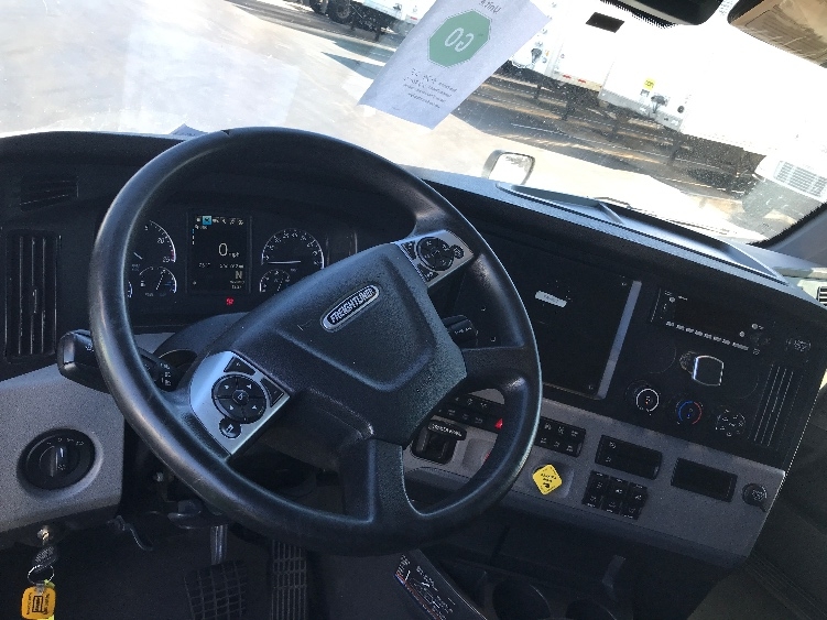 Used 2022 Freightliner Cascadia - photo 13