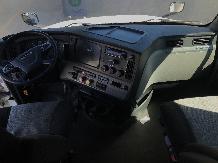 Used 2022 Freightliner Cascadia - photo 14