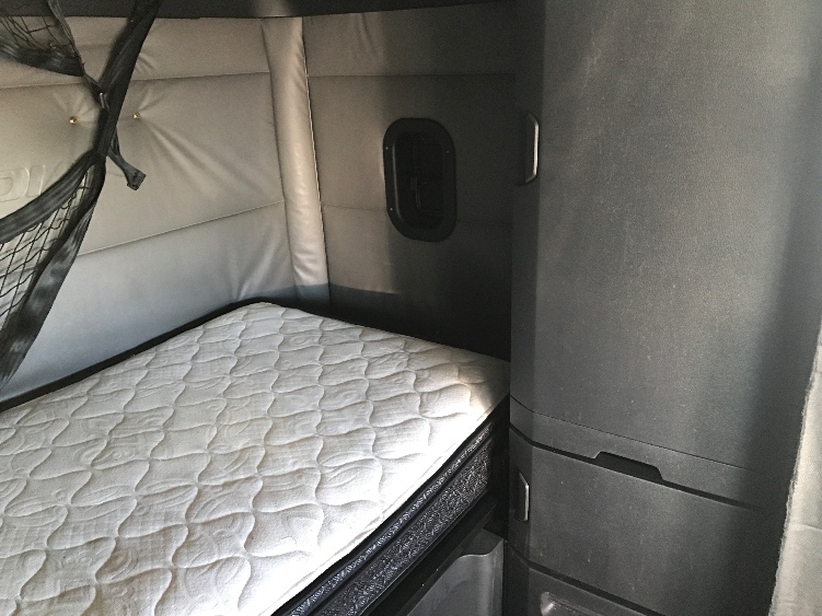 Used 2022 Freightliner Cascadia - photo 20