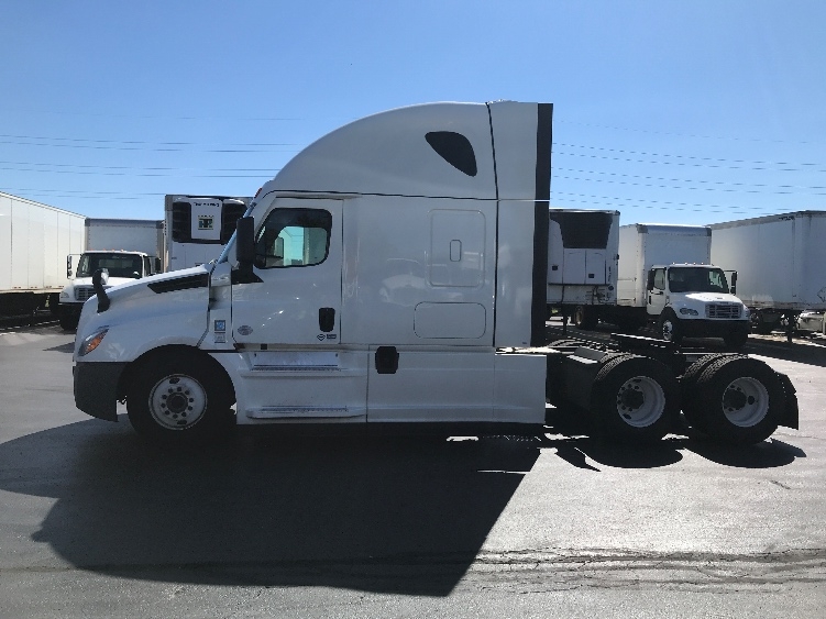 Used 2022 Freightliner Cascadia - photo 6