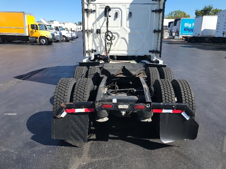 Used 2022 Freightliner Cascadia - photo 8