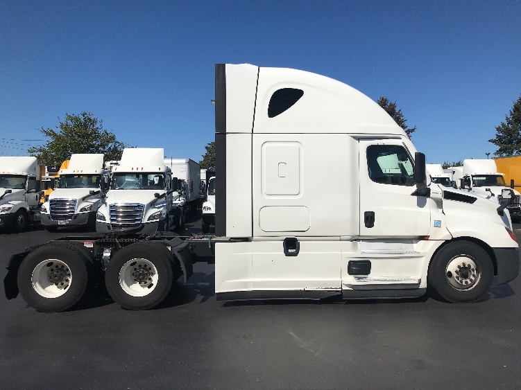 Used 2022 Freightliner Cascadia - photo 10