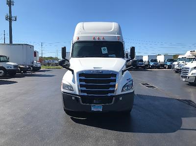 Used 2022 Freightliner Cascadia Detroit DD15AT Semi Truck with Sleeper Cab for sale #462359 - photo 2