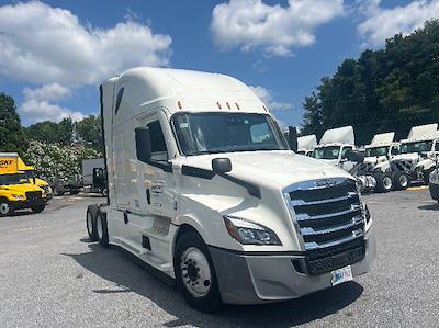 Used 2022 Freightliner Cascadia Detroit DD15AT Semi Truck with Sleeper Cab for sale #462361 - photo 1