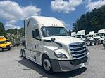Used 2022 Freightliner Cascadia Detroit DD15AT Semi Truck with Sleeper Cab for sale #462361 - photo 1