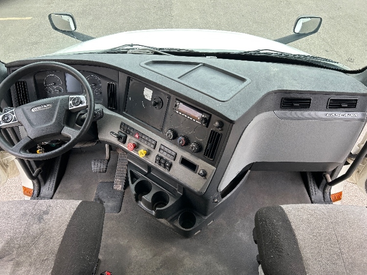 Used 2022 Freightliner Cascadia - photo 14