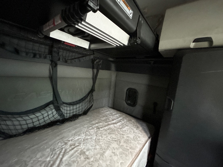 Used 2022 Freightliner Cascadia - photo 20