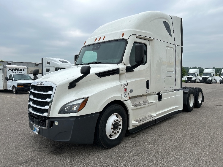 Used 2022 Freightliner Cascadia - photo 5