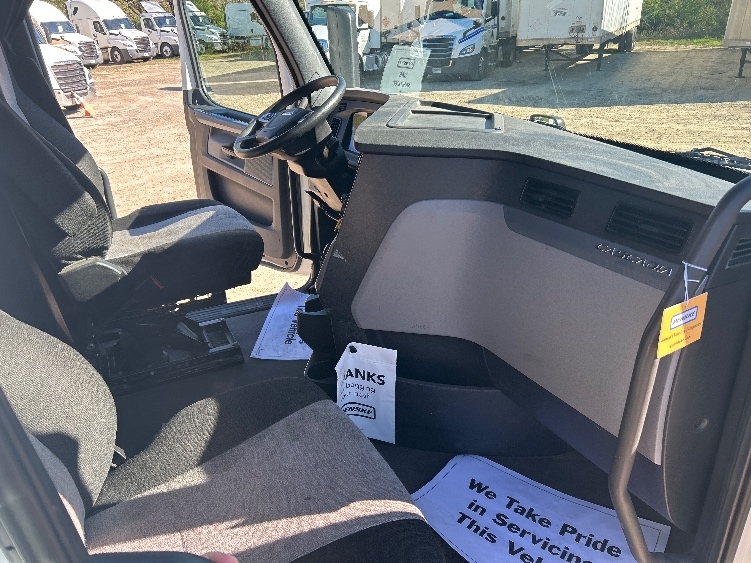 Used 2022 Freightliner Cascadia - photo 17