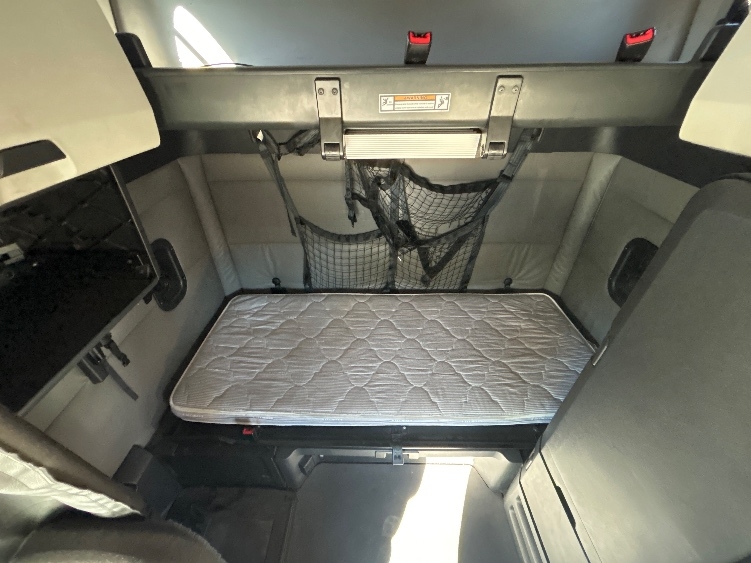 Used 2022 Freightliner Cascadia - photo 19