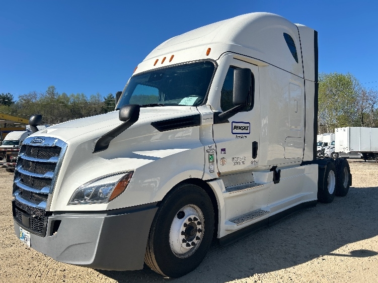 Used 2022 Freightliner Cascadia - photo 5