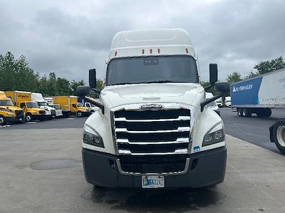 Used 2022 Freightliner Cascadia Detroit DD15AT Semi Truck with Sleeper Cab for sale #462385 - photo 2