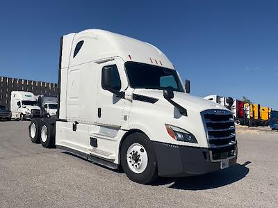 Used 2022 Freightliner Cascadia Detroit DD15AT Semi Truck with Sleeper Cab for sale #462386 - photo 1