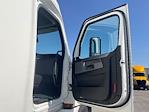 Used 2022 Freightliner Cascadia Detroit DD15AT Semi Truck with Sleeper Cab for sale #462386 - photo 13