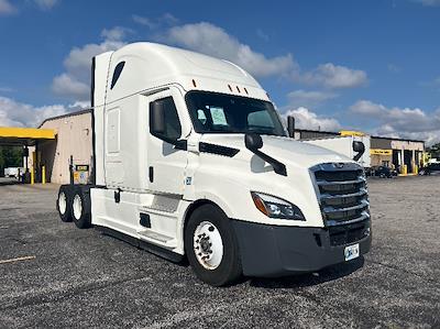 Used 2022 Freightliner Cascadia Detroit DD15AT Semi Truck with Sleeper Cab for sale #462394 - photo 1