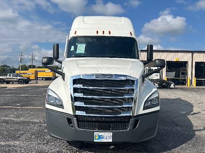 Used 2022 Freightliner Cascadia Detroit DD15AT Semi Truck with Sleeper Cab for sale #462394 - photo 2