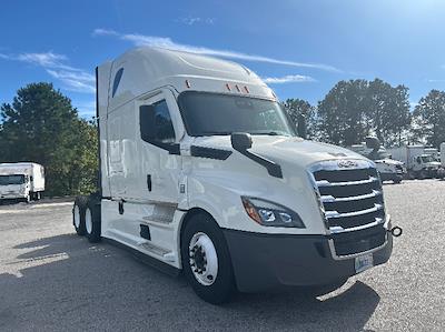 Used 2022 Freightliner Cascadia Detroit DD15AT Semi Truck with Sleeper Cab for sale #462395 - photo 1