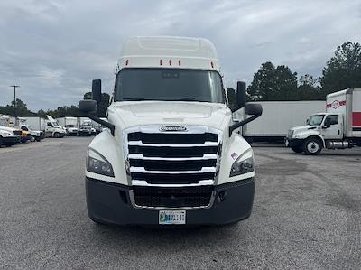 Used 2022 Freightliner Cascadia Detroit DD15AT Semi Truck with Sleeper Cab for sale #462395 - photo 2