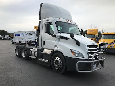 Used 2022 Freightliner Cascadia Detroit DD13 Semi Truck for sale #463340 - photo 1