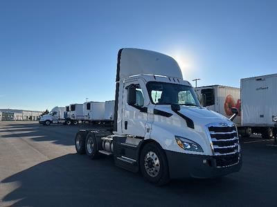 Used 2022 Freightliner Cascadia Detroit DD13 Semi Truck for sale #463385 - photo 1