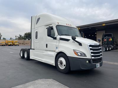 Used 2023 Freightliner Cascadia Detroit DD15AT Semi Truck with Sleeper Cab for sale #463674 - photo 1