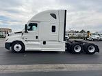 Used 2023 Freightliner Cascadia Detroit DD15AT Semi Truck with Sleeper Cab for sale #463674 - photo 4