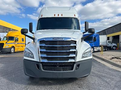 Used 2022 Freightliner Cascadia Detroit DD15AT Semi Truck with Sleeper Cab for sale #463685 - photo 2