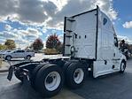 Used 2022 Freightliner Cascadia Detroit DD15AT Semi Truck with Sleeper Cab for sale #463685 - photo 7