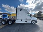 Used 2022 Freightliner Cascadia Detroit DD15AT Semi Truck with Sleeper Cab for sale #463685 - photo 8