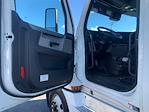 Used 2022 Freightliner Cascadia Detroit DD15AT Semi Truck with Sleeper Cab for sale #463691 - photo 9