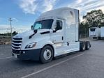Used 2022 Freightliner Cascadia Detroit DD15AT Semi Truck with Sleeper Cab for sale #463692 - photo 3