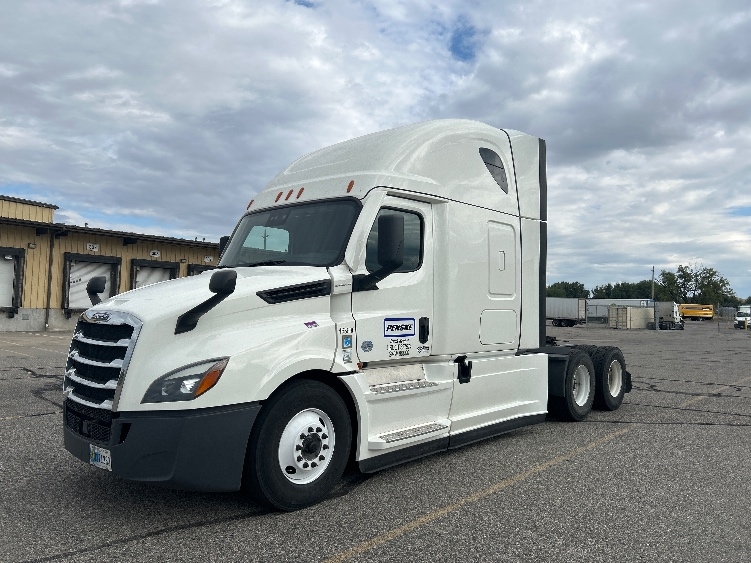 Used 2022 Freightliner Cascadia - photo 5