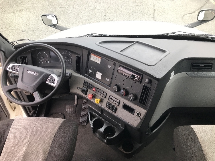 Used 2022 Freightliner Cascadia - photo 14