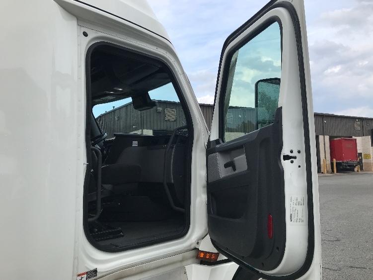 Used 2022 Freightliner Cascadia - photo 15