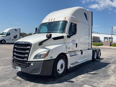 Used 2022 Freightliner Cascadia Detroit DD15AT Semi Truck with Sleeper Cab for sale #464140 - photo 1