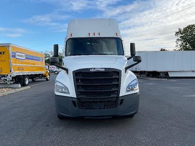 Used 2022 Freightliner Cascadia Detroit DD15AT Semi Truck with Sleeper Cab for sale #464143 - photo 2