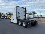 Used 2022 Freightliner Cascadia Detroit DD15AT Semi Truck with Sleeper Cab for sale #464143 - photo 5
