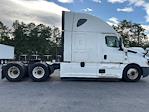 Used 2022 Freightliner Cascadia Detroit DD15AT Semi Truck with Sleeper Cab for sale #464143 - photo 8