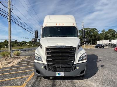 Used 2022 Freightliner Cascadia Detroit DD15AT Semi Truck with Sleeper Cab for sale #464150 - photo 2