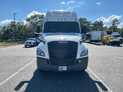 Used 2022 Freightliner Cascadia Detroit DD15AT Semi Truck with Sleeper Cab for sale #464152 - photo 2