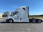 Used 2022 Freightliner Cascadia Detroit DD15AT Semi Truck with Sleeper Cab for sale #464152 - photo 4