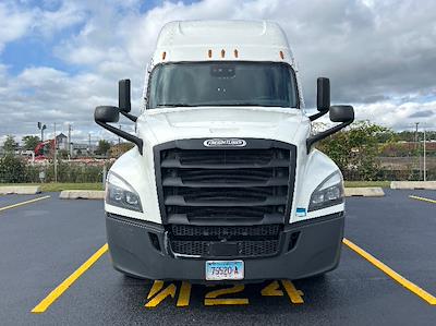 Used 2022 Freightliner Cascadia Detroit DD15AT Semi Truck with Sleeper Cab for sale #464155 - photo 2