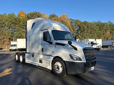 Used 2022 Freightliner Cascadia Detroit DD15AT Semi Truck with Sleeper Cab for sale #464166 - photo 1