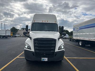 Used 2022 Freightliner Cascadia Detroit DD15AT Semi Truck with Sleeper Cab for sale #464166 - photo 2
