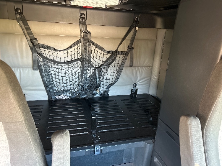 Used 2022 Freightliner Cascadia - photo 18