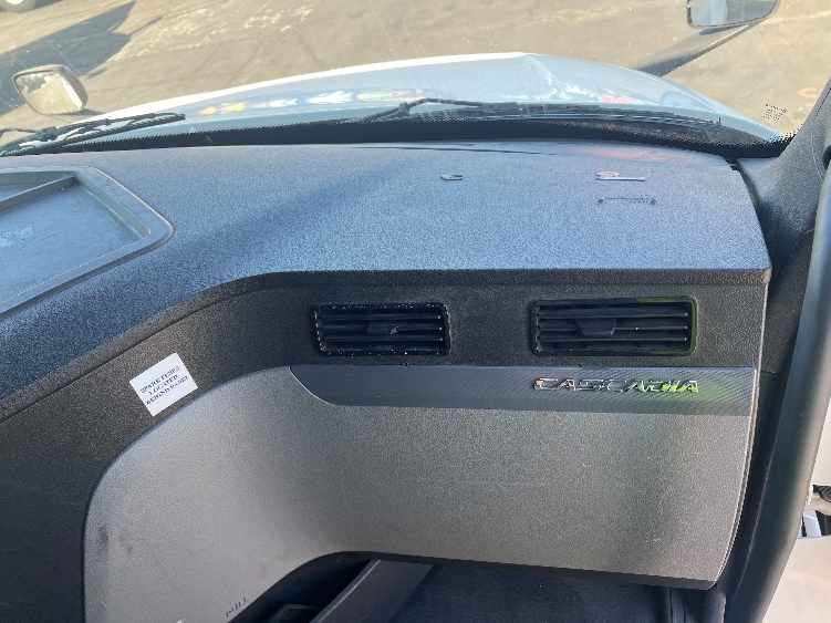 Used 2022 Freightliner Cascadia - photo 16