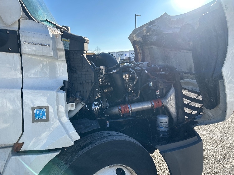 Used 2022 Freightliner Cascadia - photo 22
